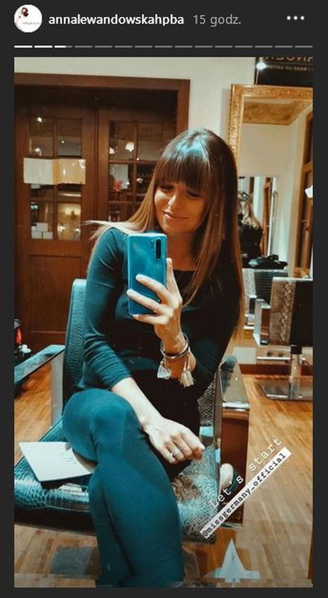 Anna Lewandowska w morskiej sukience
