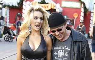 Courtney Stodden – szalony królik (VIDEO)