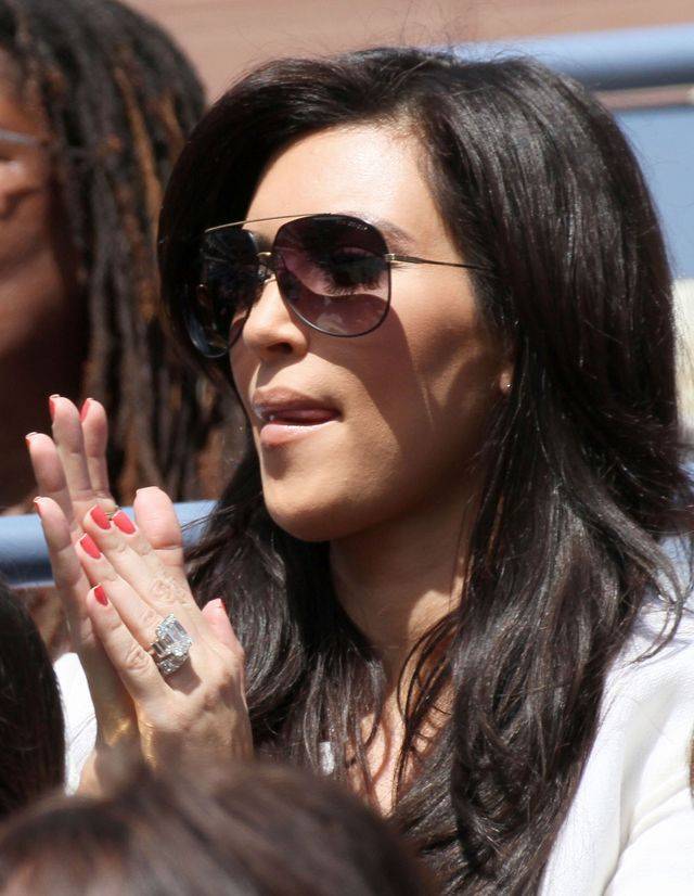 Kim Kardashian pokazała zdjęcie z mężem i dziećmi. Spójrzcie tylko na jej PALEC