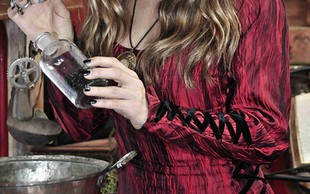 Elsa Pataky jest piękną czarownicą (FOTO)