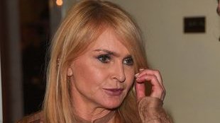 Monika Olejnik pojawiła się w… przezroczystych falbankach