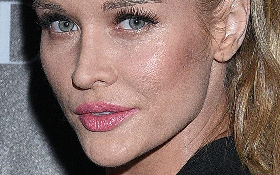 Joanna krupa ODMŁODZIŁA się tą fryzurą? (ZDJĘCIA)