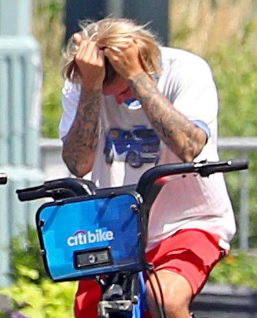 Justin Bieber i Hailey Baldwin PŁACZĄ razem?