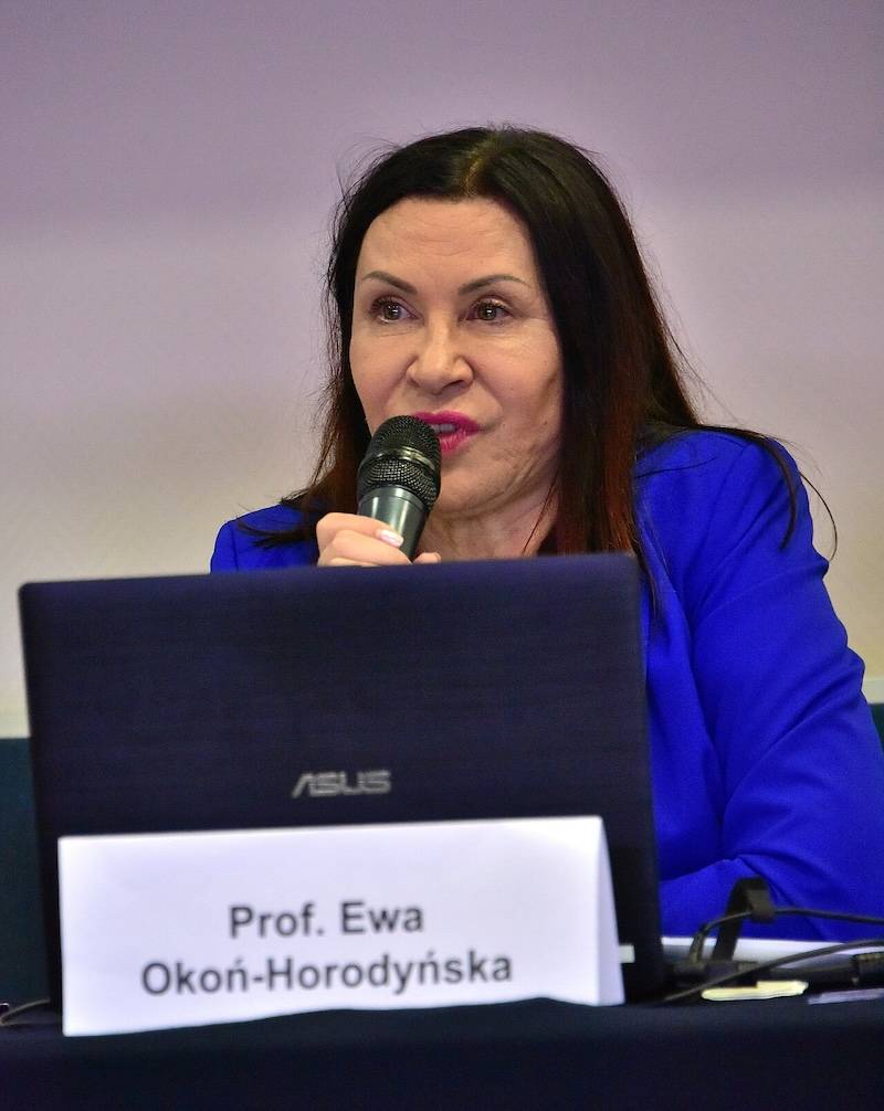 Mama Joanny Horodyńskiej to profesor i była….! „Nie wierzyłam, że moda może być wartościowa”