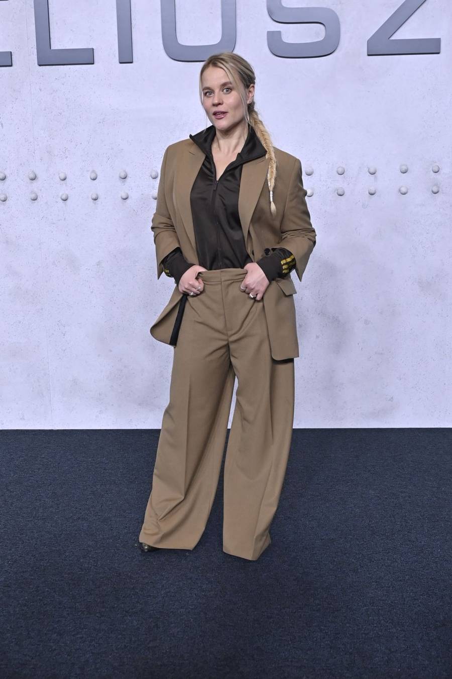 Gwiazdy na premierze serialu “Heweliusz”! Wrona i Zborowska, zmysłowa Lamparska, Foremniak, olśniewająca Stenka…(FOTO)