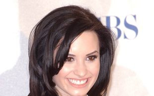 Demi Lovato pręży biust (FOTO)