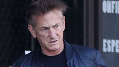 Sean Penn wkurzył wiele osób mówiąc: „jest wiele tchórzliwych genów, które prowadzą do tego, że faceci zakładają spódnice”