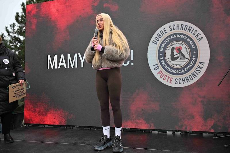 Gwiazdy na proteście w obronie praw zwierząt: Herbuś, Doda, Młynarska…