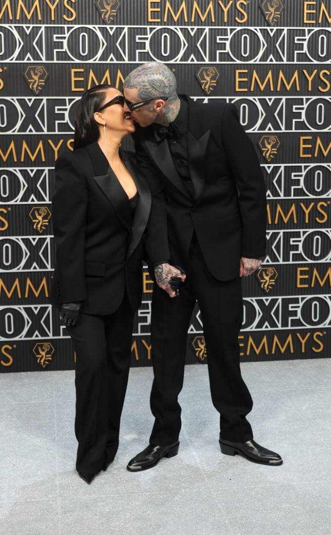 Emmy 2024: Joan Collins, Kirsten Dunst, Selea Gomez, Kourtney Kardashian i Travis Baker, Priscilla Presley