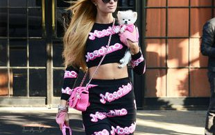 33 lata, fortuna na koncie i takie wdzianka (FOTO)