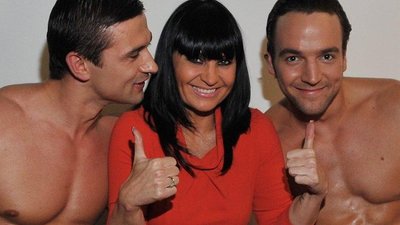 Pavlović z półnagimi modelami (FOTO)