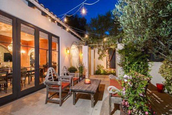 Stary dom  Megan Fox