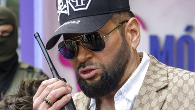 Tak zmieniał się Krzysztof Rutkowski. Bez charakterystycznej fryzury jest nie do poznania