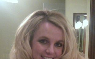 Britney Spears chciała pochwalić się pierścionkiem…(FOTO)