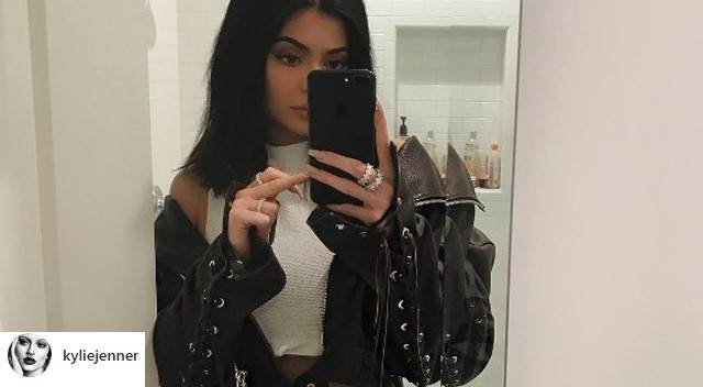 Kylie Jenner nie jest już łatwo ukrywać 4 miesiąc ciąży?