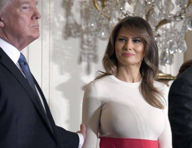 Wpadka z biustem Melanii Trump