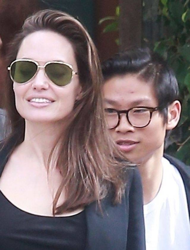 Szczęśliwa Angelina Jolie z NAJWAŻNIEJSZYM mężczyzną jej życia (ZDJĘCIA)