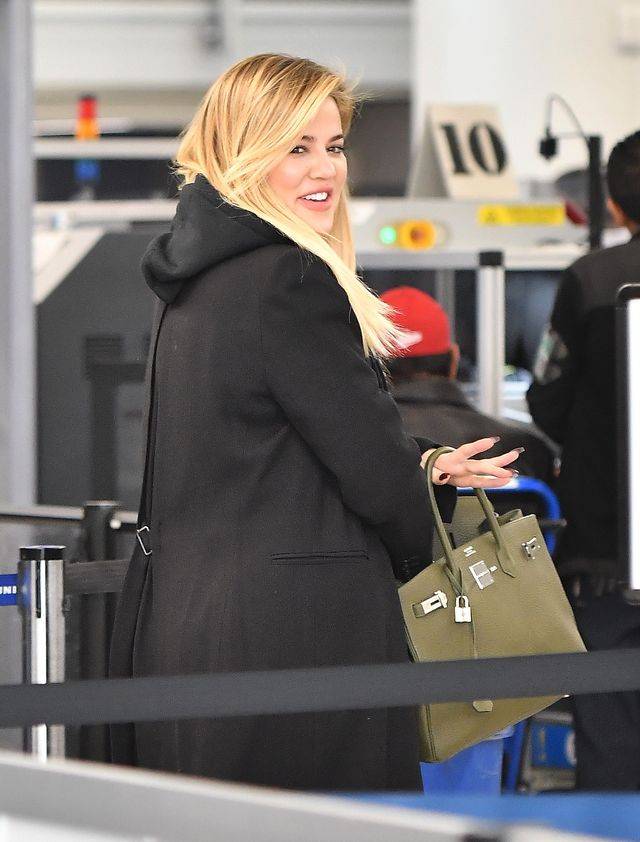 Khloe Kardashian ubiera choinkę – w jakim stylu będzie w tym roku?