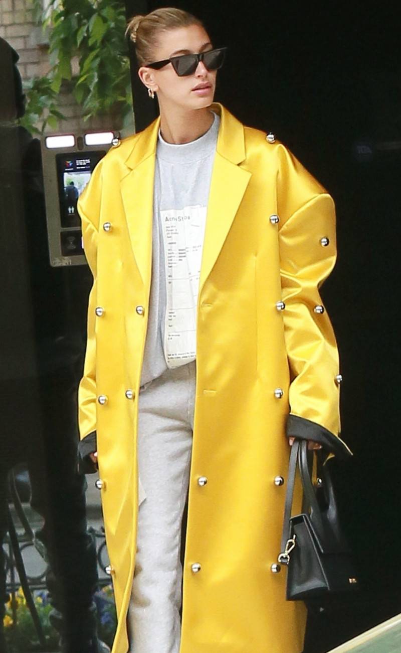 Dziwne stylizacje Hailey Bieber i Justina Biebera