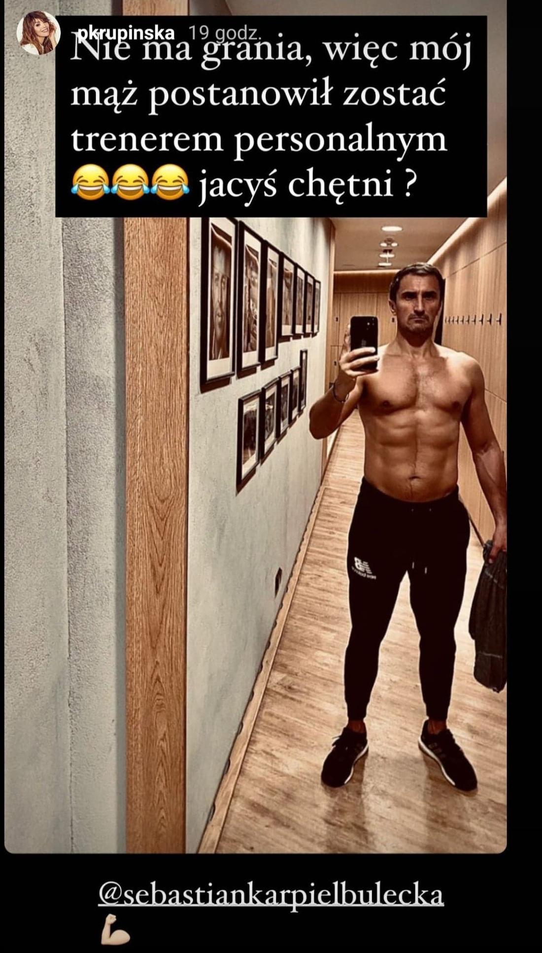 Sebastian Karpiel-Bułecka bez koszulki
