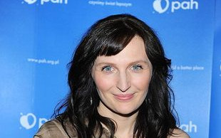 Reni Jusis spowita w długą suknię (FOTO)