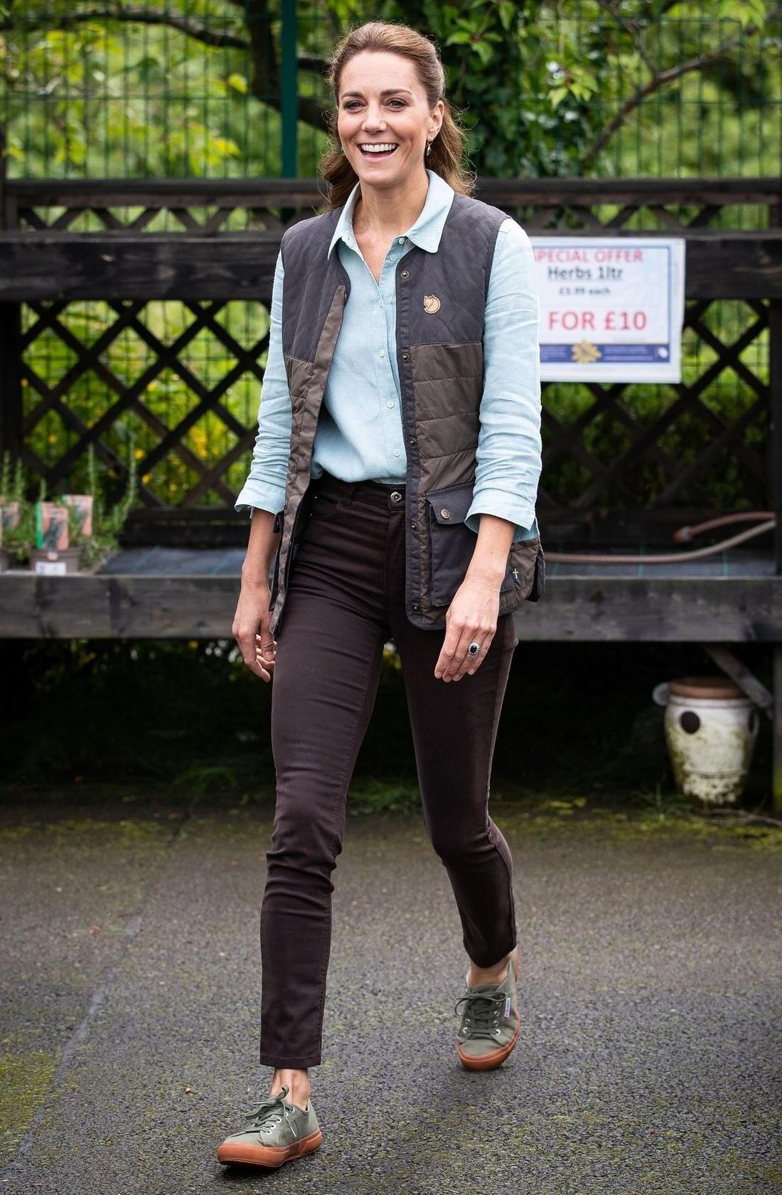 Księżna Kate ubrana na sportowo