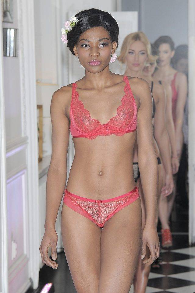 Pokaz kolekcji Triumph, luty 2015