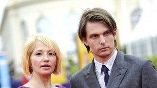 57-letnia Ellen Barkin chce wyjść za 26-letniego chłopaka