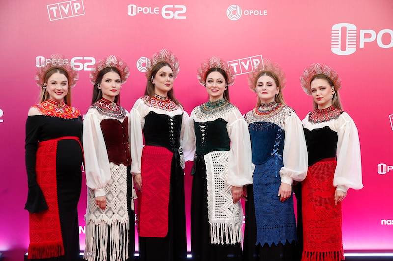 Konkurs „Debiuty” 62. KFPP. Kasia Kowalska cała na czarno, Bovska, Natalia Kukulska, Natalia Przybysz