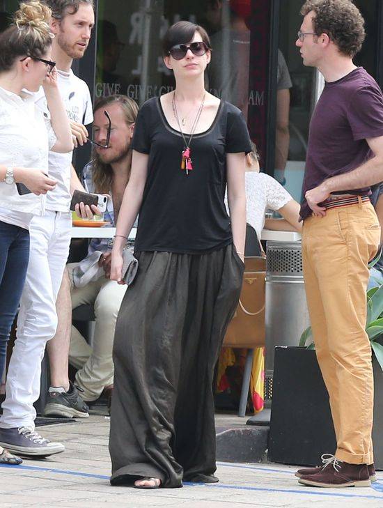 Styl Anne Hathaway zmierza na dno