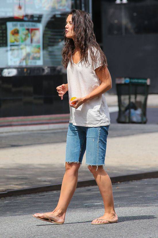 Katie Holmes na planie Mania Days