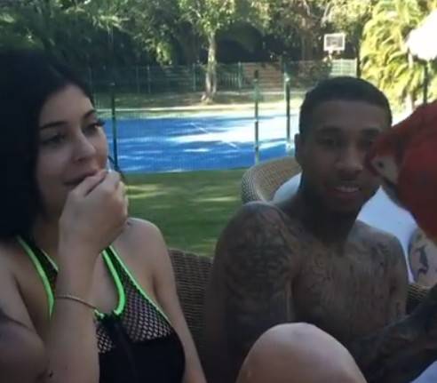 Tyga i Kylie Jenner kłócili się o NIEGO. Ich awanturę podsłuchał ogrodnik
