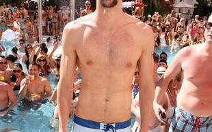 Czyja to klata? (FOTO)