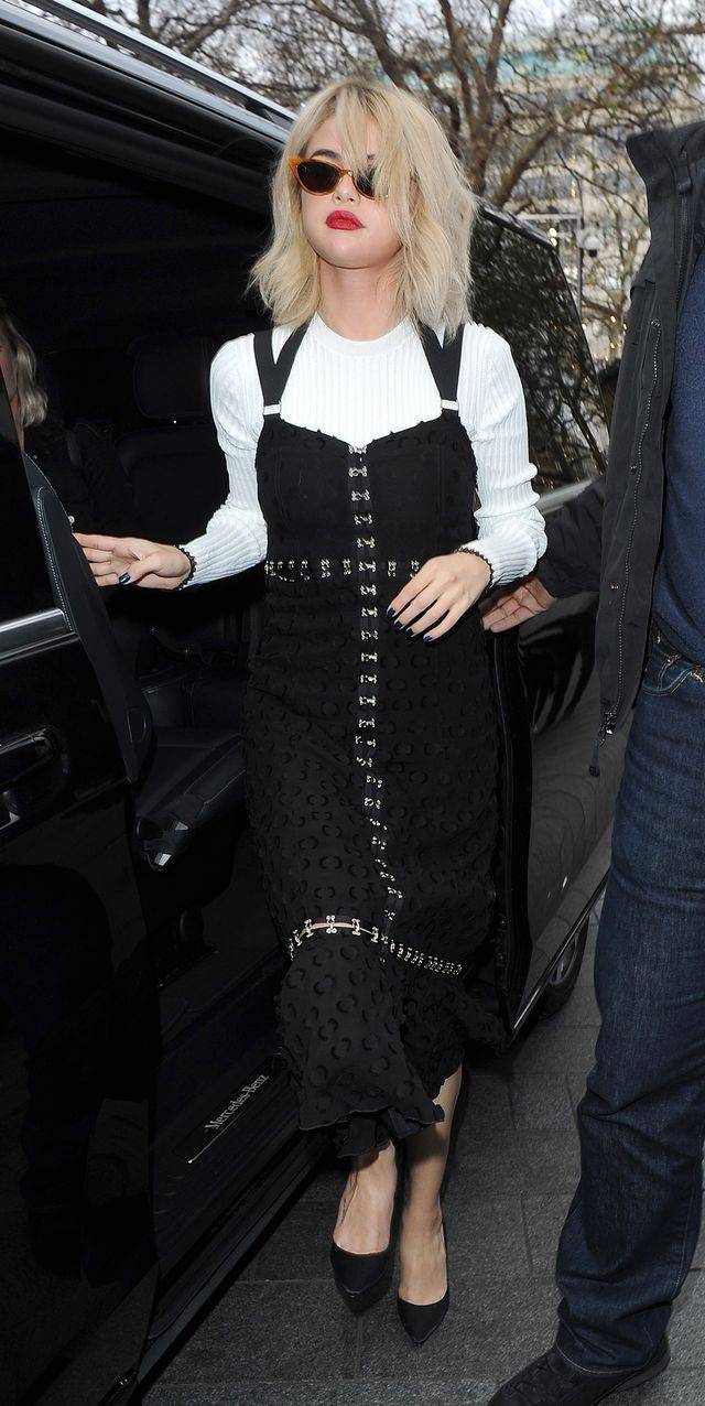 Selena Gomez w Londynie – jeden dzień i SZEŚĆ STYLIZACJI!