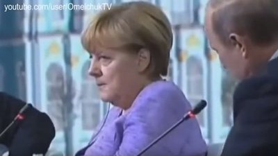 Putin rzuca erotyczny dowcip. Merkel piorunuje go wzrokiem