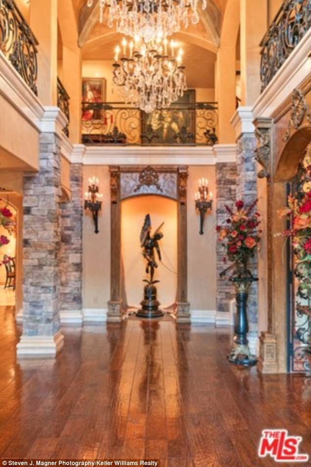 Największy sekret Kardashianów właśnie opuścił mury tego domu