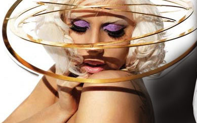 Lady Gaga pozuje topless! (FOTO)