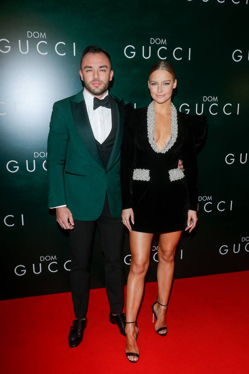 Karolina Pisarek pokazała zaproszenia na ślub: “Nasze wesele będzie fashion”