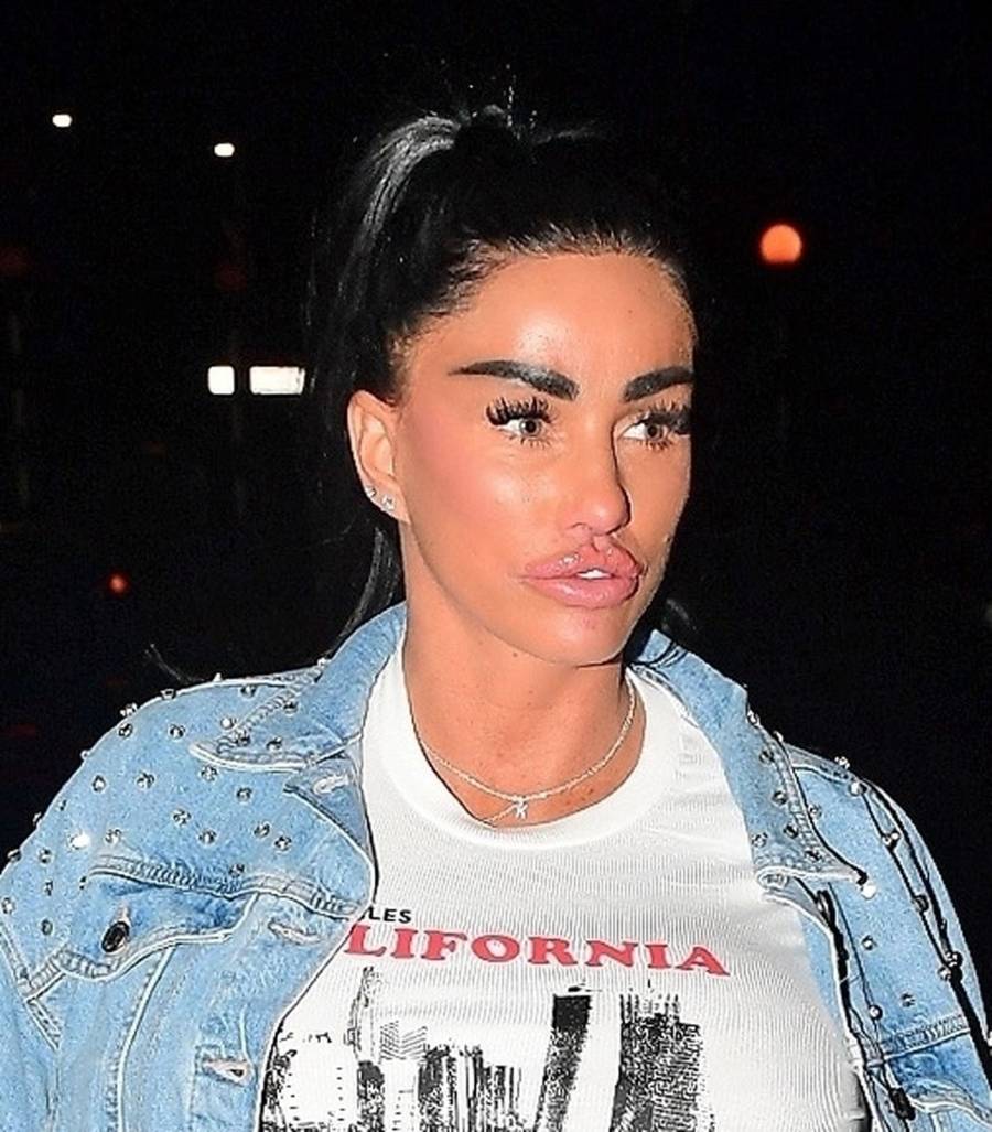 Katie Price w przeszłości była przepiękną kobietą. Na operacje plastyczne wydała PÓŁ MILIONA złotych! (ZDJĘCIA)