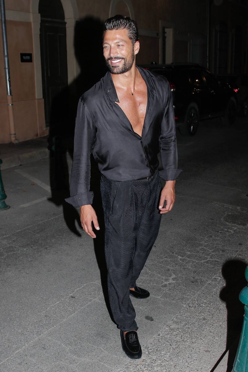 Simone Susinna na ulicach Saint Tropez. Towarzyszył mu przyjaciel (ZDJĘCIA)