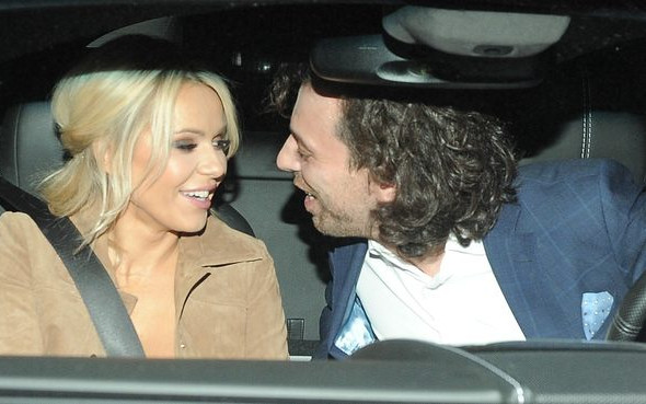 Ktoś jest już gotowy na uszycie kreacji ślubnej dla Dody