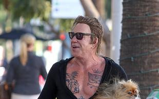 Nie, to nie kobieta paraduje po ulicy z pieskiem pod pachą i torebką (FOTO)