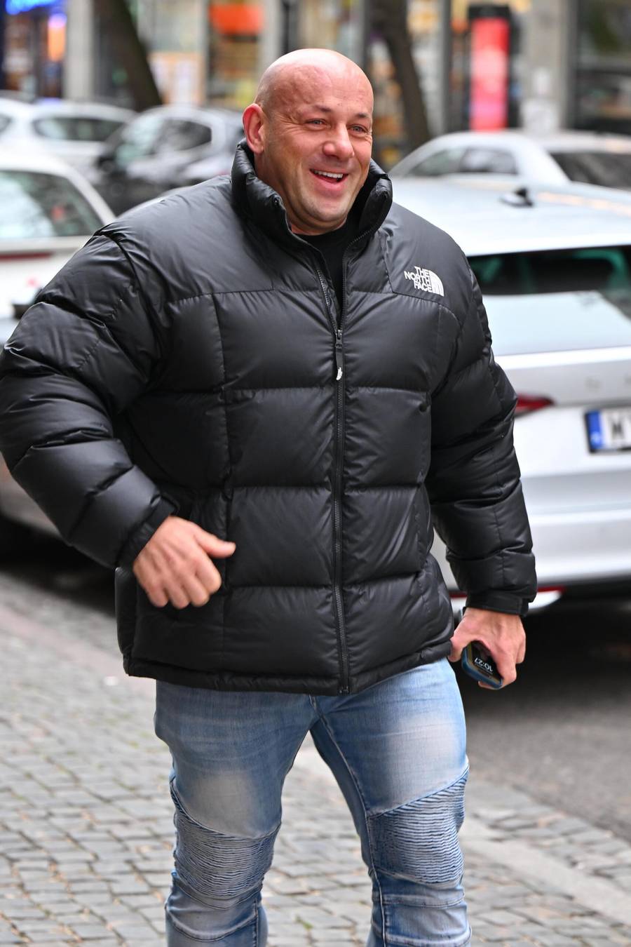 Tłumy gwiazd w DDTVN. Edyta Pazura w wypasionym porsche, Steczkowska z synem…