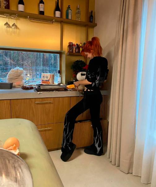 Margaret zamieszkała w środku lasu. Tak wygląda jej dom w Polsce