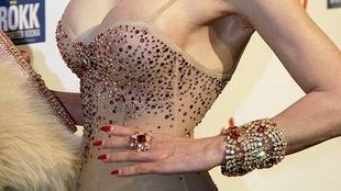 Kto może pochwalić się takim biustem? (FOTO)