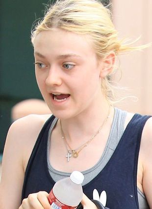 dakota-fanning-R1