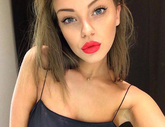 Poznajcie dziewczynę Jana Bednarka! To piękna fotomodelka