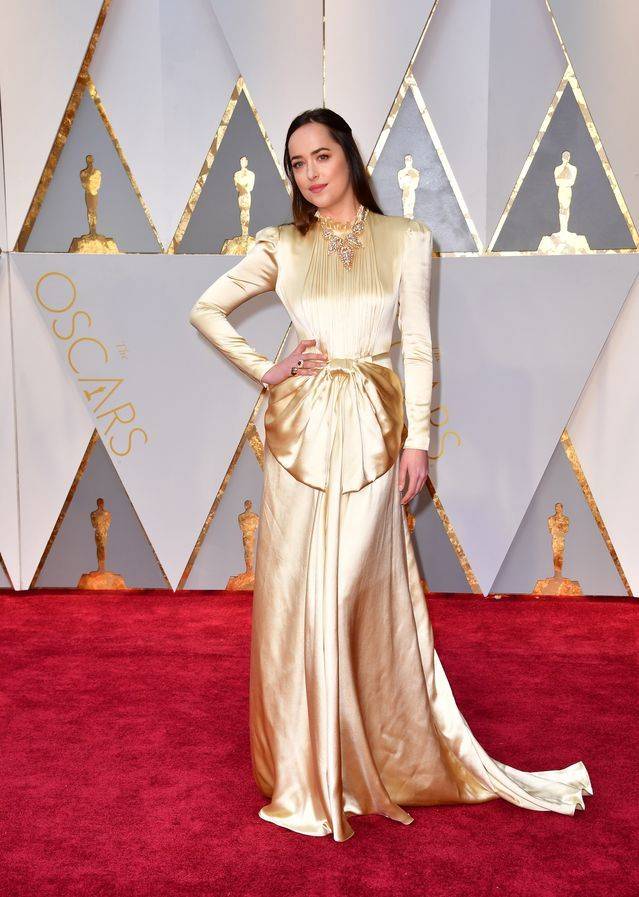 Najpiękniejsze kreacje Oscarów 2017 w kolorze złota, kremu i kości słoniowej