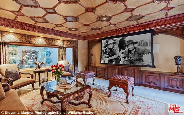 Największy sekret Kardashianów właśnie opuścił mury tego domu