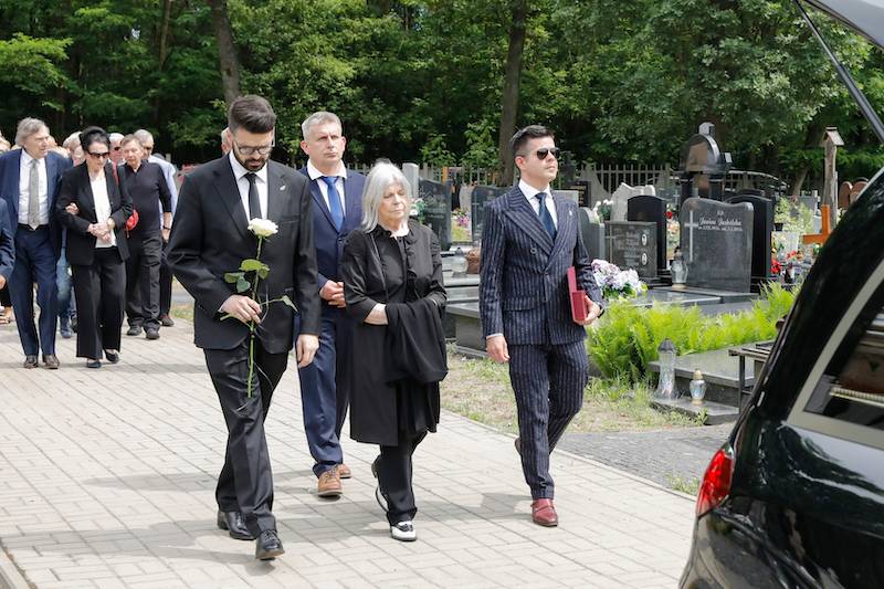 Rodzina i przyjaciele żegnają Janusza Rewińskiego (ZDJĘCIA Z POGRZEBU)